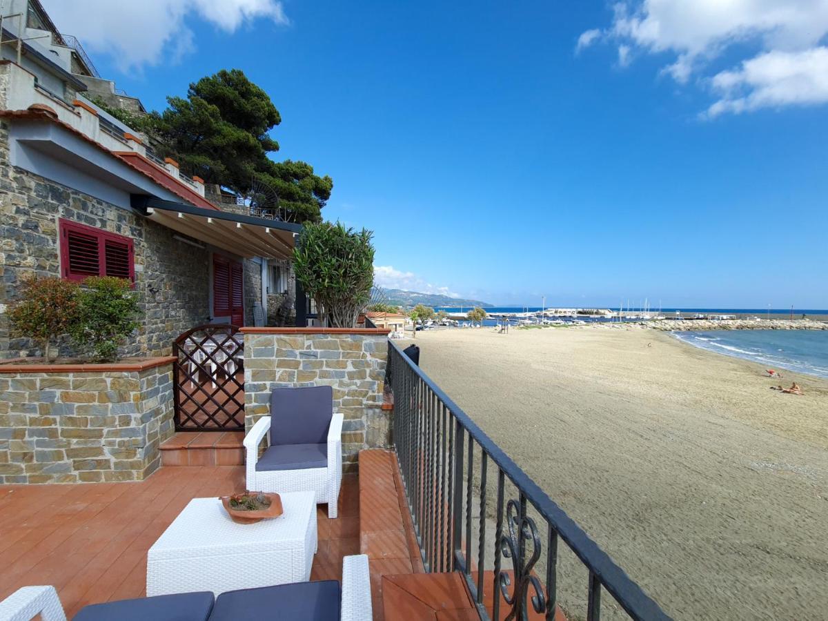 Villa Martina Mare カザール・ヴェリーノ エクステリア 写真